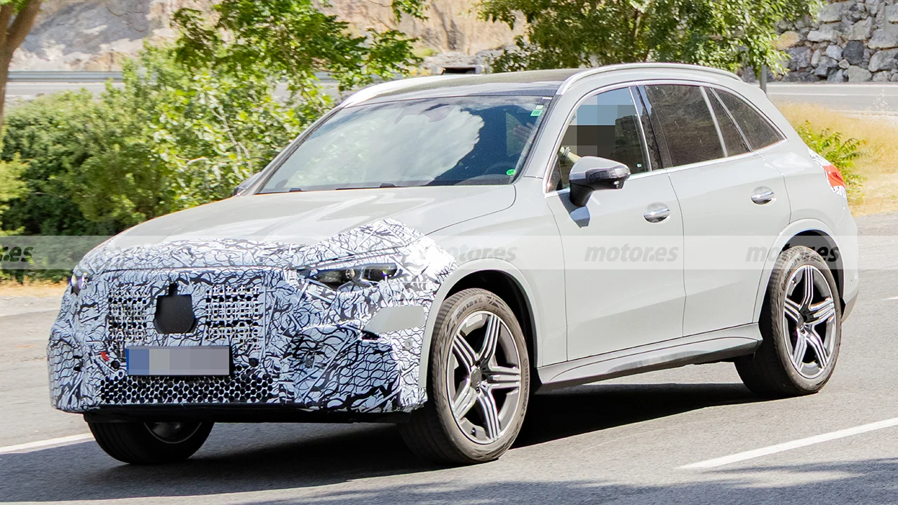 Cazado el nuevo Mercedes GLC 2028 con motor térmico, el SUV alemán seguirá apostando por la gasolina y diésel