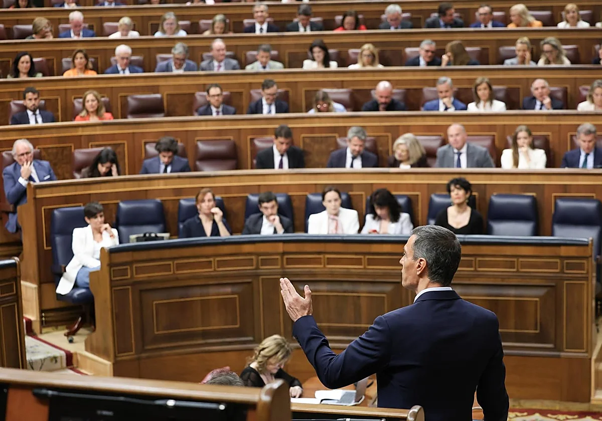 El PSOE mantiene el apoyo a Zapatero y se congratula de que el PNV le conceda «seis meses» más de crédito