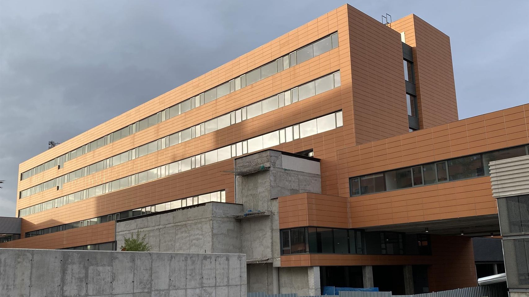 Un accidente entre tres vehículos en Guadalajara capital deja siete heridos, dos de ellos en estado grave