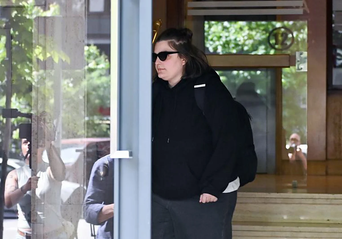 El juez imputa a las hijas y a la secretaria de Zapatero