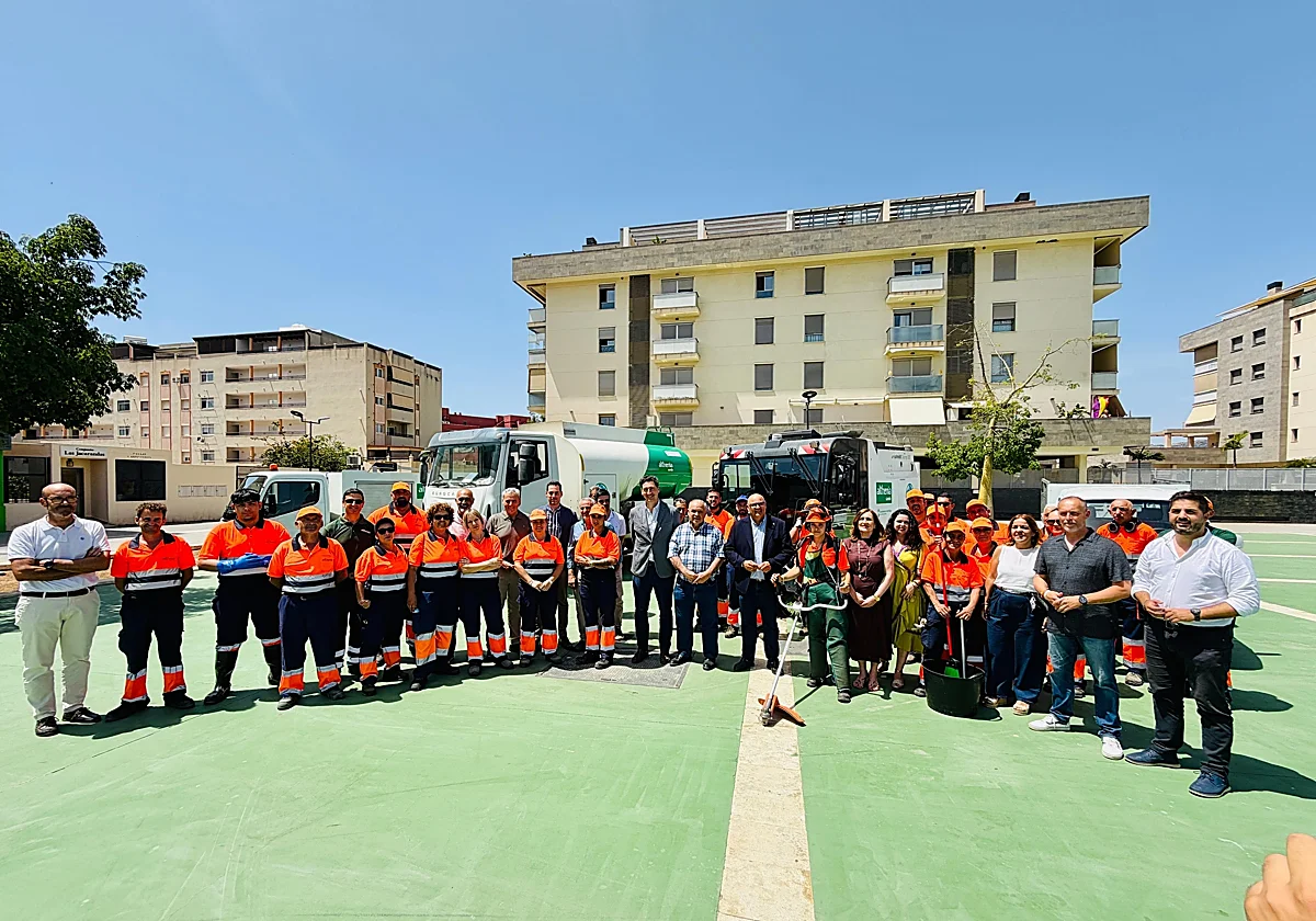 Vélez-Málaga refuerza la limpieza de verano con más personal, maquinaria y recogida puerta a puerta