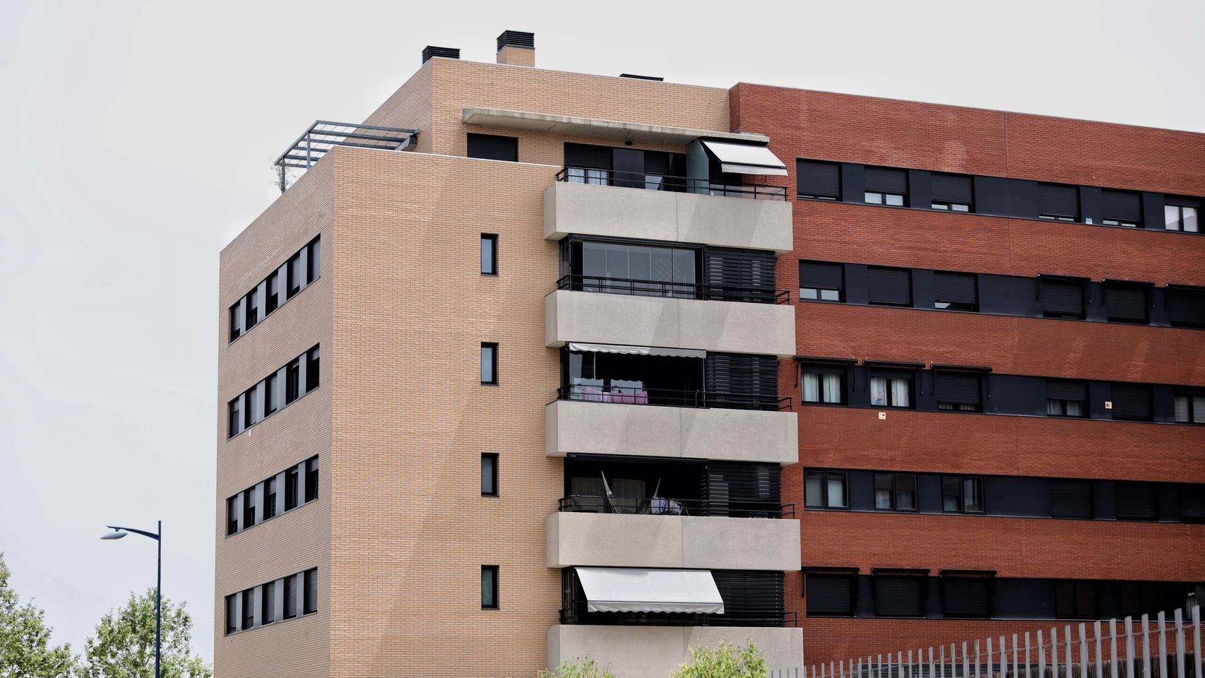 La compraventa de viviendas baja un 1,8% en abril y encadena cuatro meses de descensos
