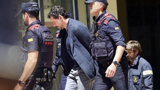 Los Mossos descartan que Isak Andic usara el móvil y se estuviera moviendo cuando cayó mortalmente