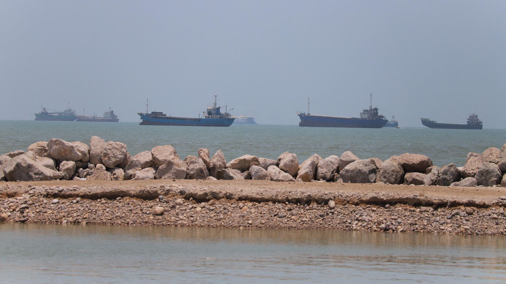 El estrecho de Ormuz reabre con cautela: el cruce de barcos se quintuplica desde la firma del acuerdo EEUU-Irán