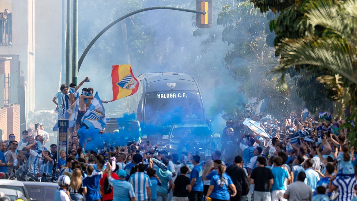"El latido blanquiazul costasoleño acompañará al Funes Buque"
