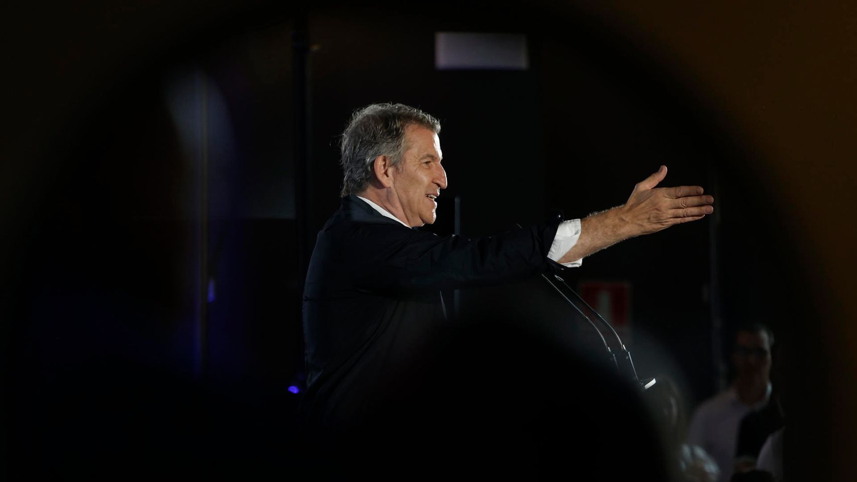 Feijóo insta a Sánchez a no presentarse a las elecciones generales: "Van camino de tener más imputados que diputados"