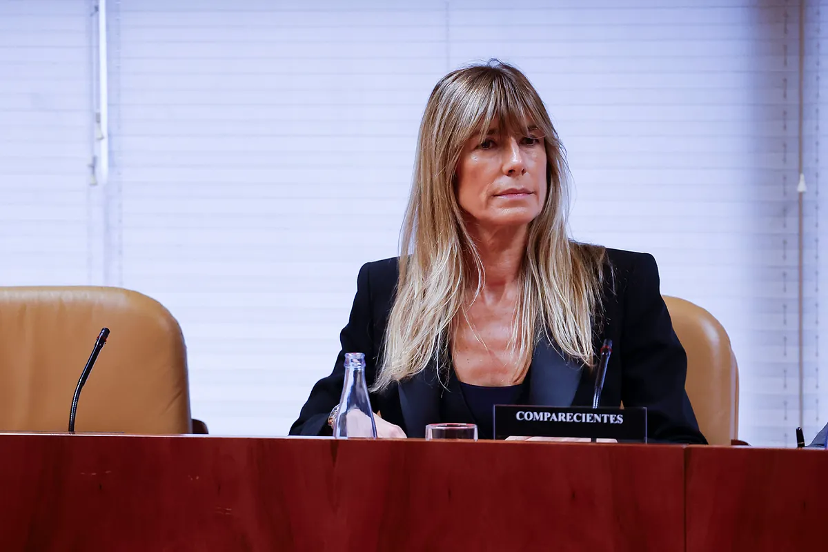 El juez Peinado envía a juicio a Begoña Gómez y le retira el pasaporte