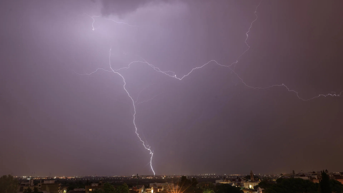 Intensa tarde de sábado: ocho comunidades, en alerta por fuertes lluvias con posible granizo y vendavales