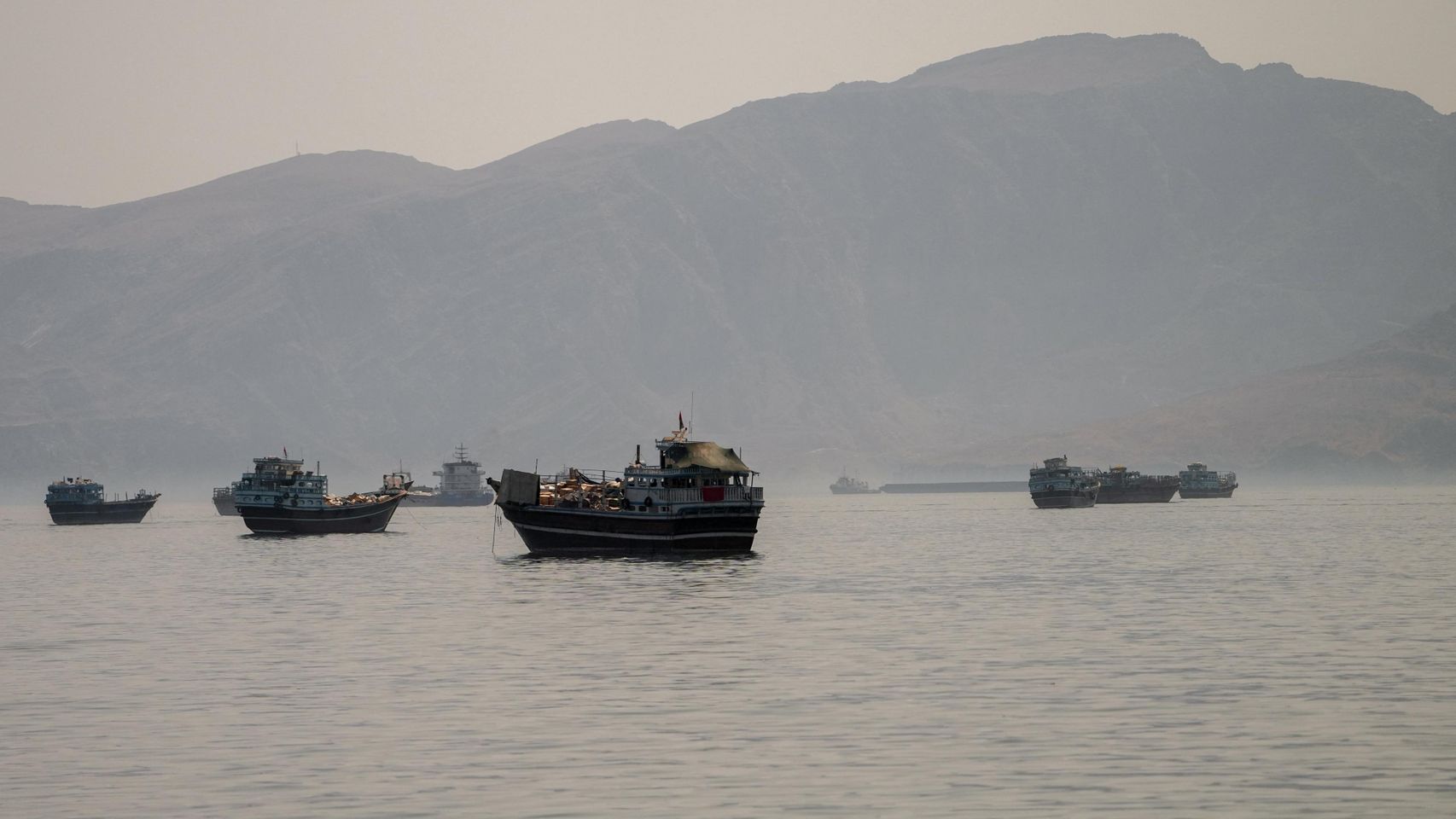 Irán vuelve a cerrar Ormuz tras los ataques de Israel en el Líbano y acusa a EEUU de incumplir el acuerdo de paz