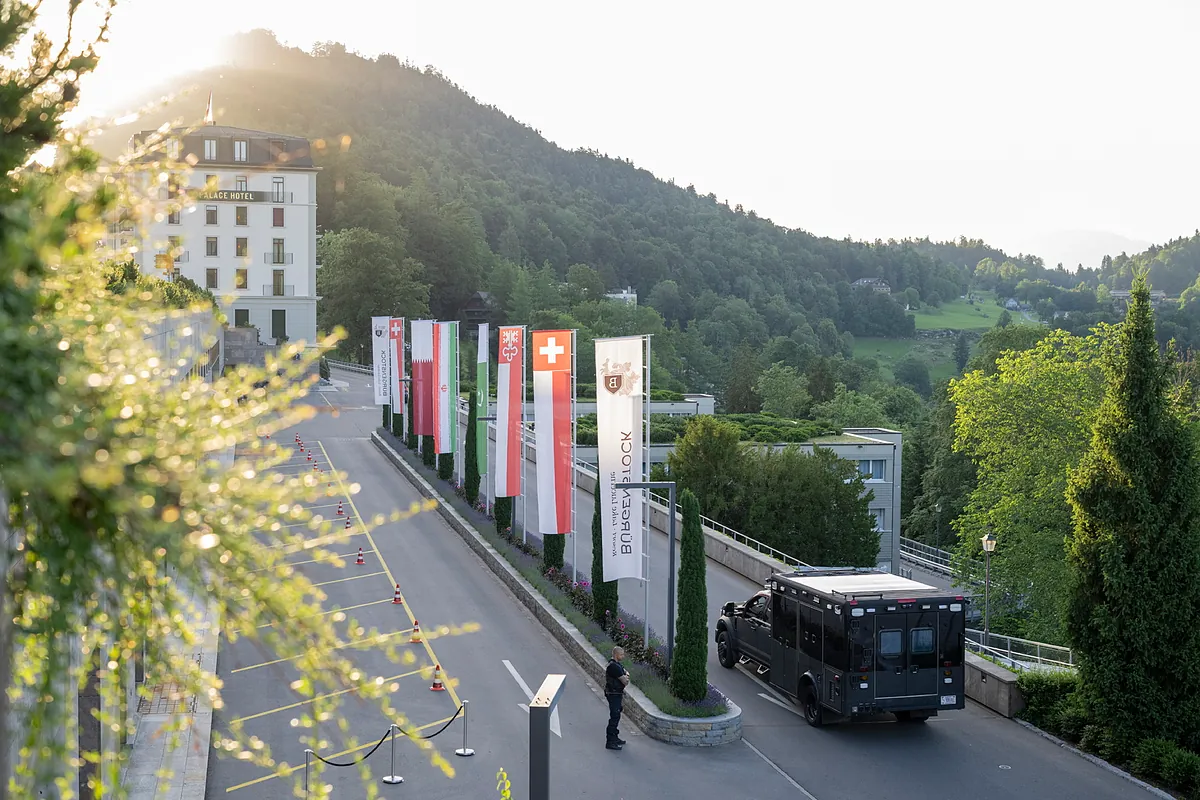 Las delegaciones de Irán y EEUU llegan a Suiza para el inicio de las negociaciones
