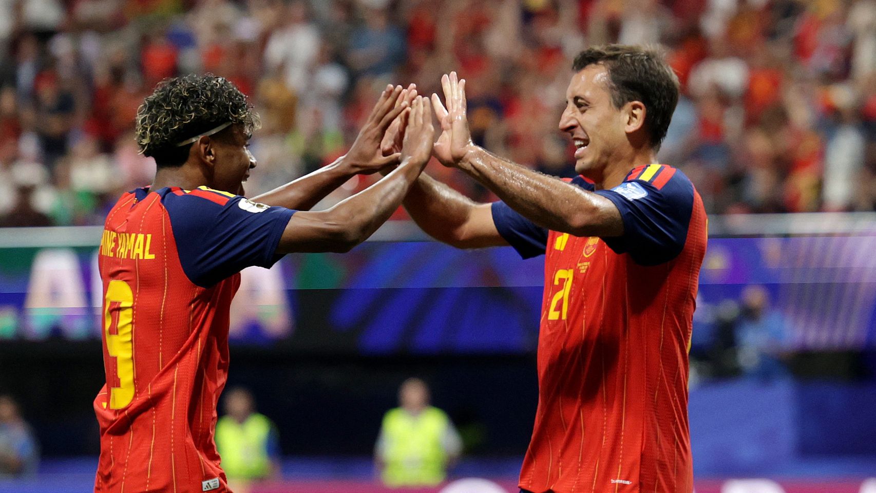 Lamine Yamal y Oyarzabal lideran la goleada de España ante Arabia Saudí para olvidar el pinchazo del debut