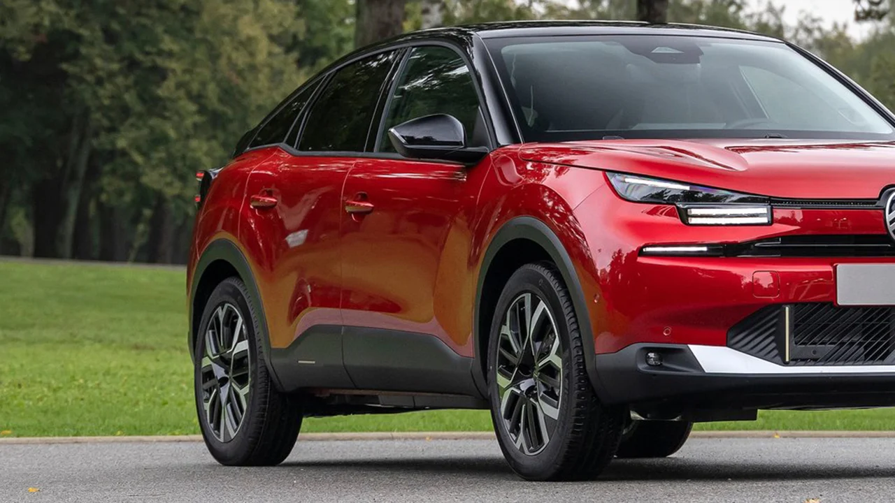 Con 7.200 € de rebaja este compacto es más barato que el SEAT León, también se fabrica en España y tiene etiqueta ECO