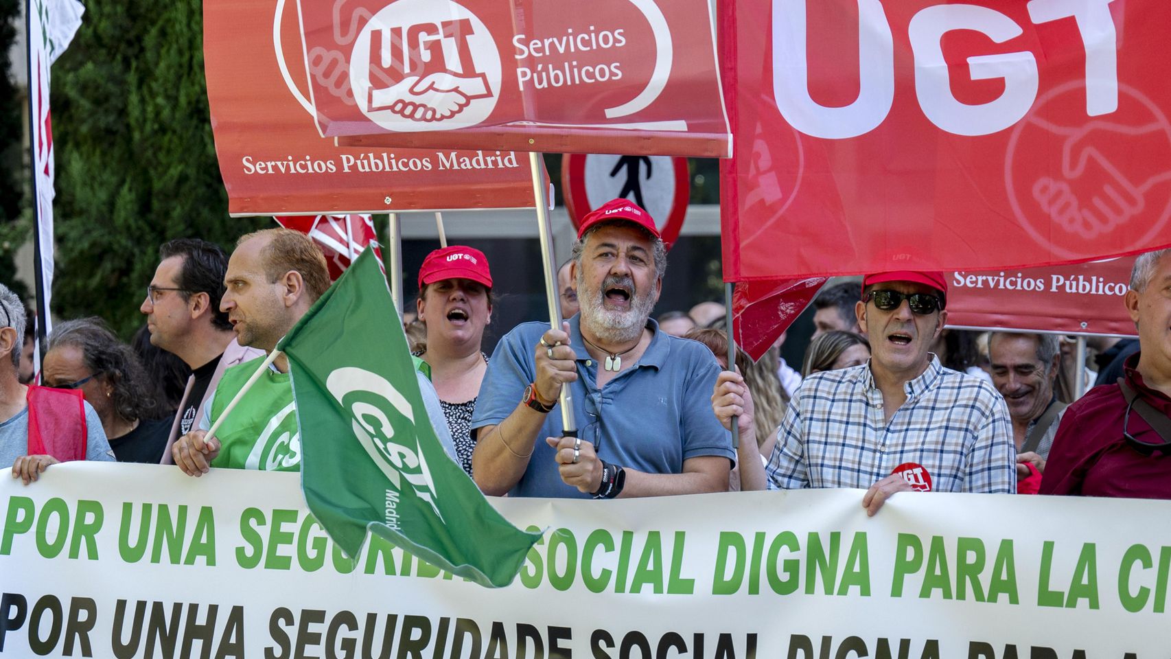 Los funcionarios toman la calle contra Sánchez por los pactos rotos por el Gobierno: 35 horas, jubilaciones y empleo público
