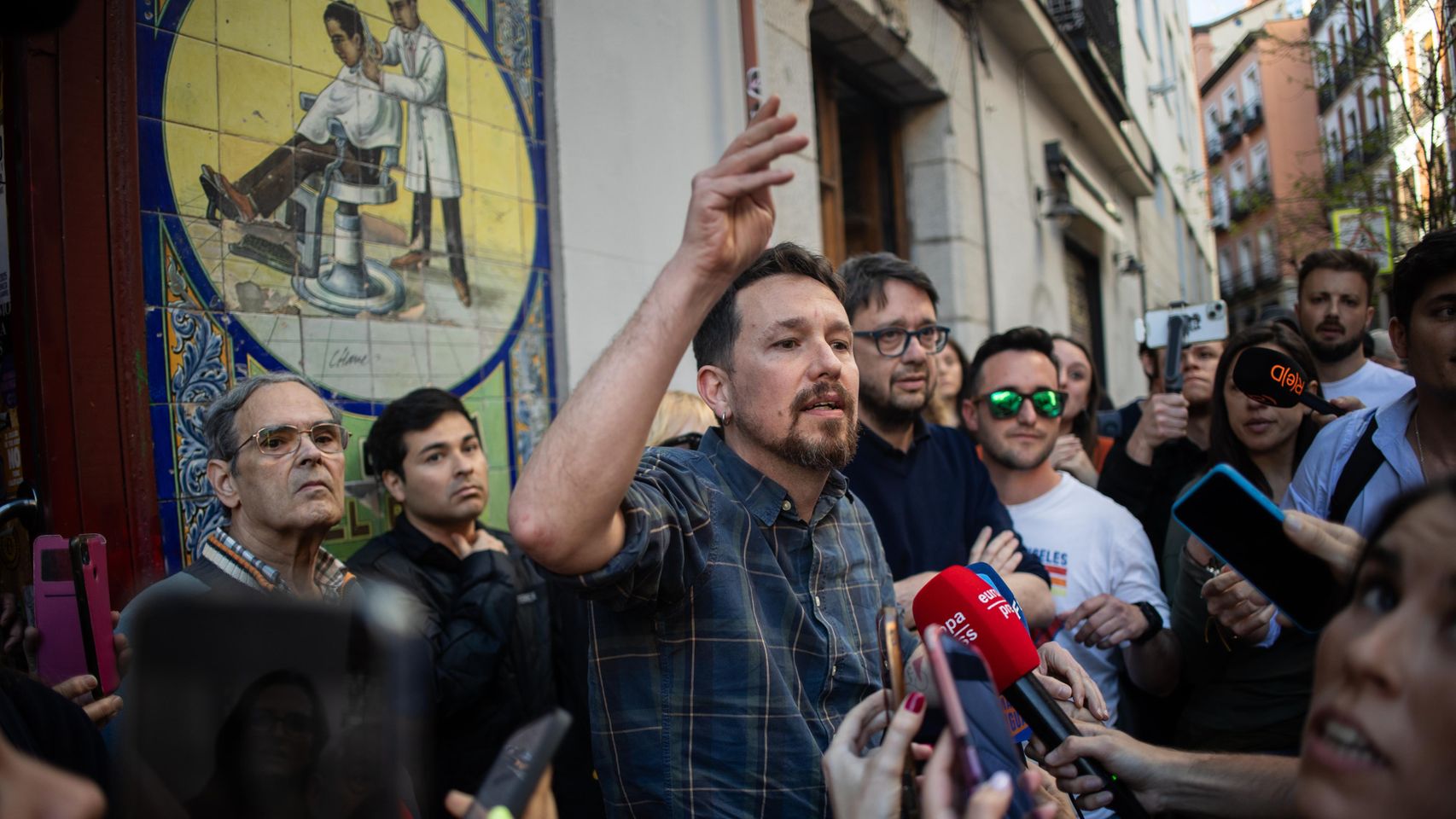 La CNT denuncia que Pablo Iglesias difunda "datos privados" de una trabajadora de la taberna Garibaldi: "Es muy grave"