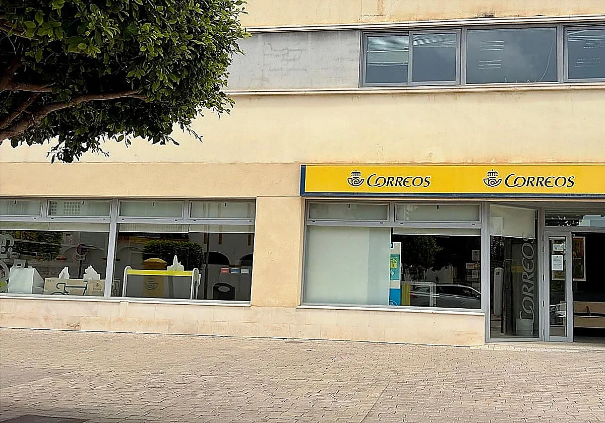 Axarquía post office branch threatened with closure