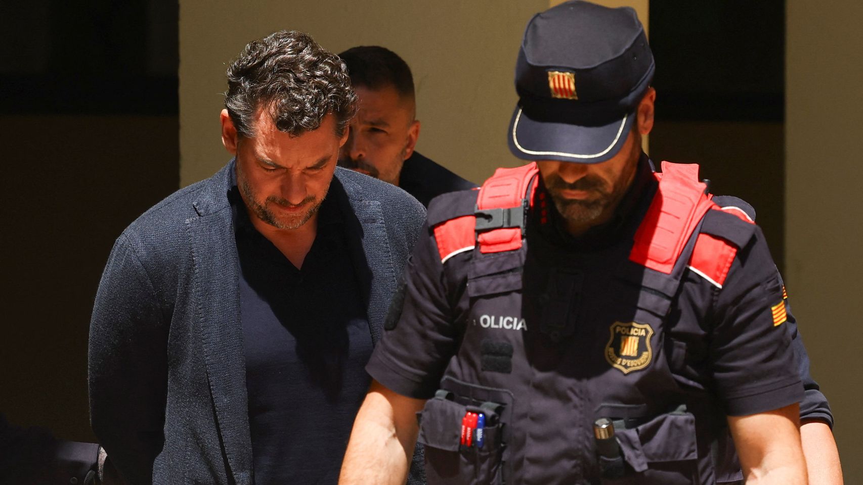 La jueza del caso Andic cita a las hijas y a la pareja de Isak y ordena reconstruir la caída mortal en Collbató