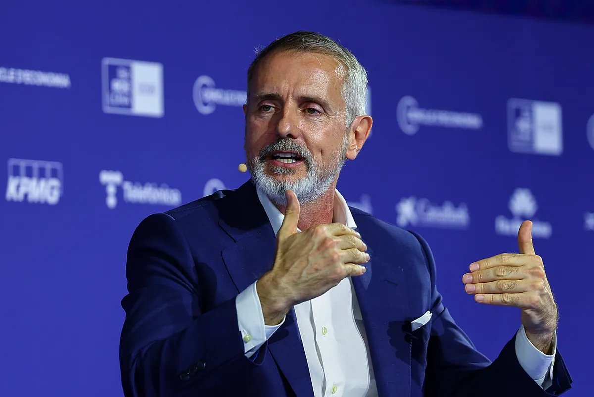 La CNMC lanza el proceso para que Telefónica duplique sus ingresos por las canalizaciones