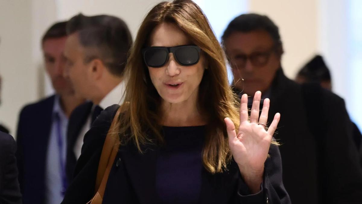 Carla Bruni cierra cinco años de tratamiento contra el cáncer de mama