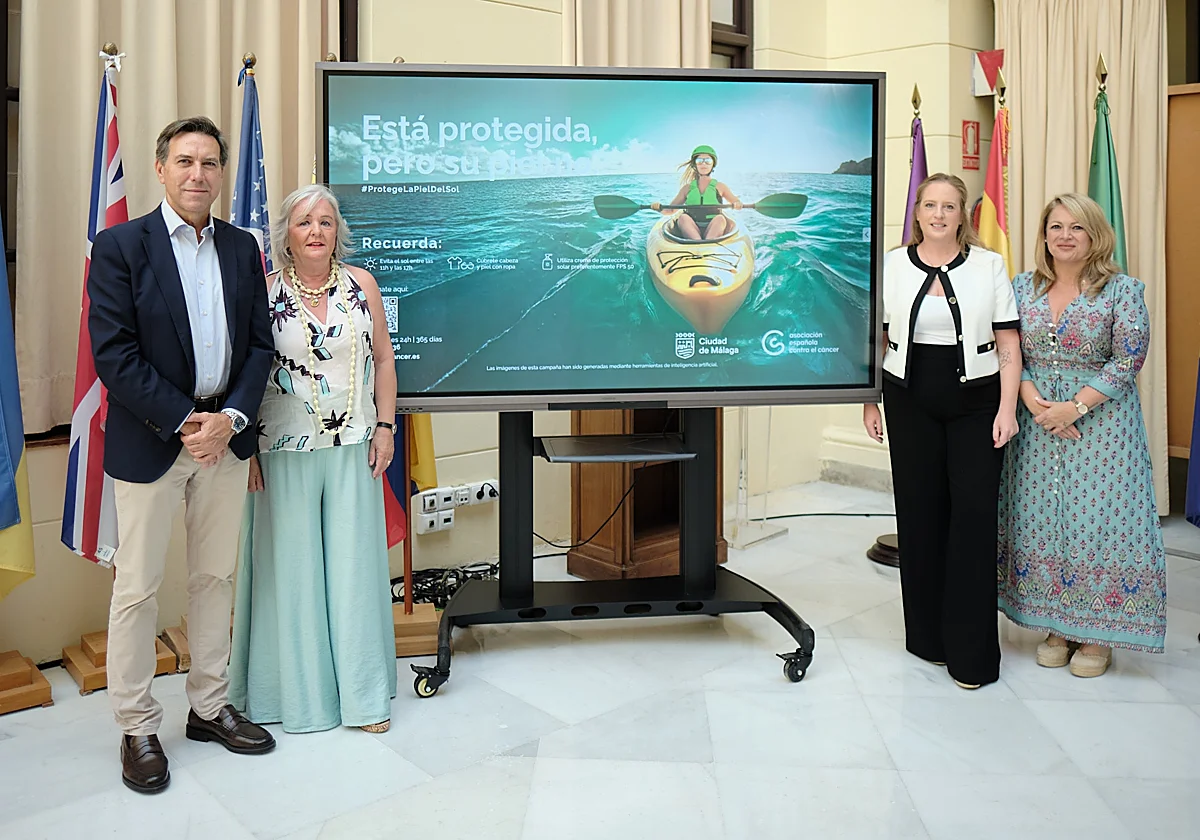 El Ayuntamiento de Málaga y la AECC lanzan una campaña de prevención solar en playas y piscinas