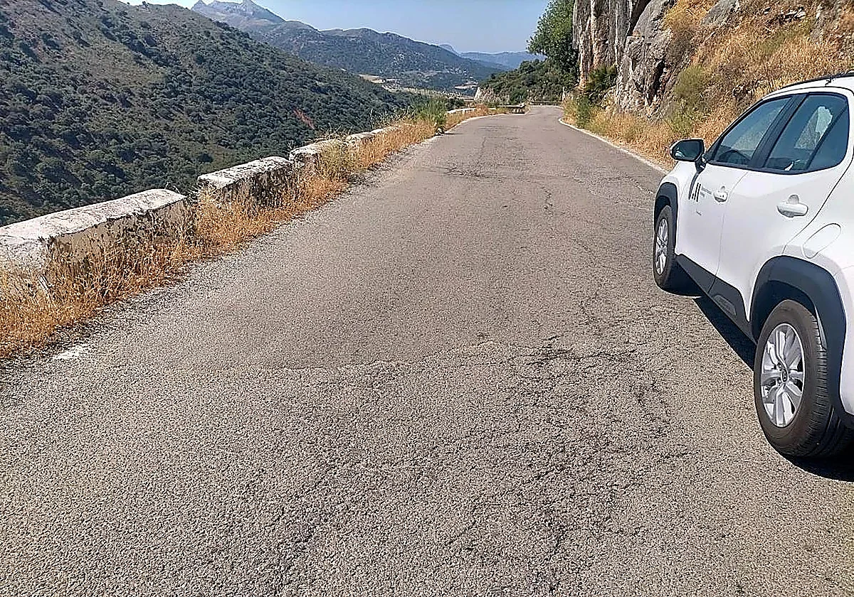 Malaga province to improve road markings on 99 roads with two-million budget