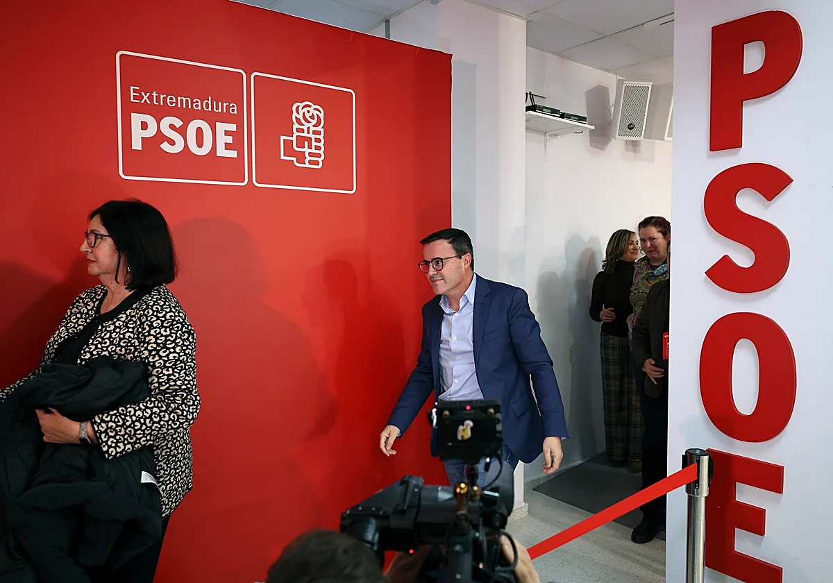 Gallardo prepara su dimisión y el PSOE proclama que el proyecto de Sánchez sigue «muy vivo»