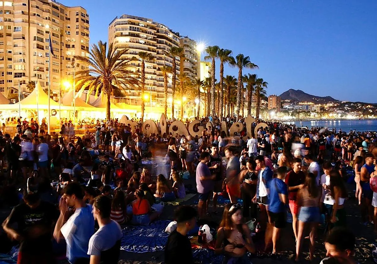 Celebraciones de la noche de San Juan en Málaga capital y provincia