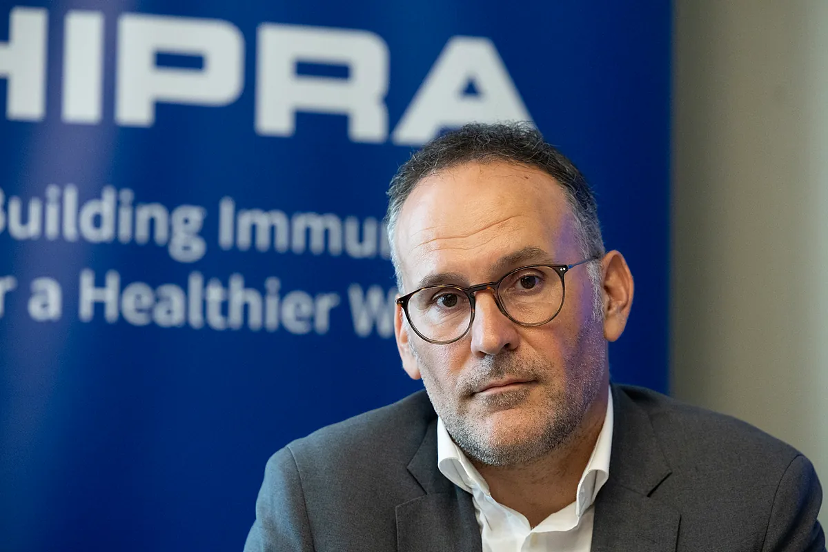 Hipra factura un 17% más y acelera en salud humana con sus vacunas
