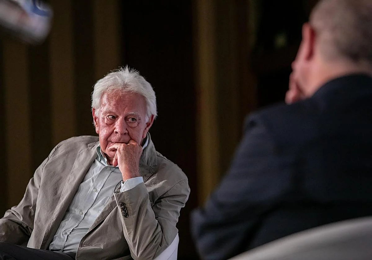 Felipe González: «Que Zapatero explique lo que tenga que explicar y que lo devuelva cuanto antes. Eso es elemental»