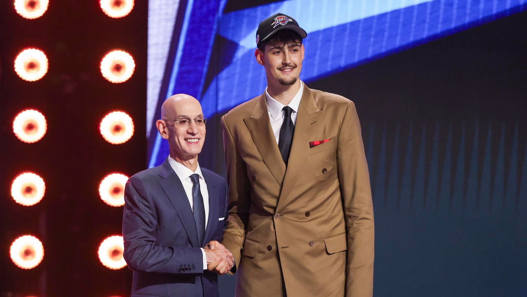 Aday Mara, elegido en el puesto 12 del Draft de la NBA, jugará en los Thunder tras una noche mágica para los españoles