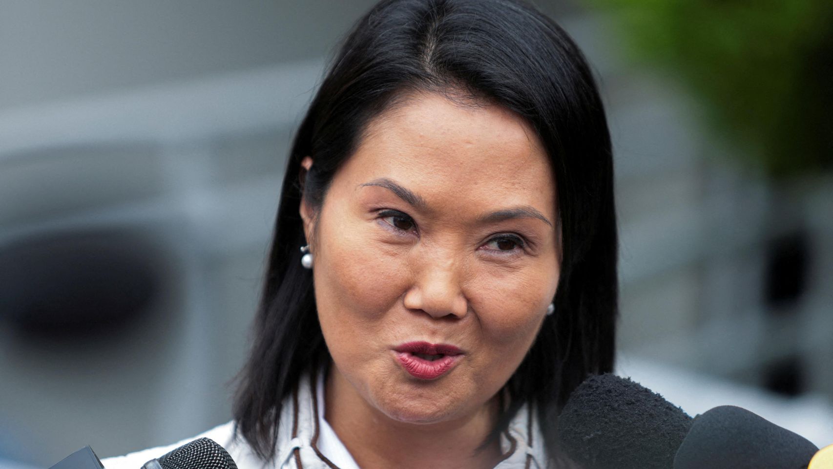 Fujimori confirma su victoria en las presidenciales de Perú y el izquierdista Sánchez dice que no reconocerá su Gobierno