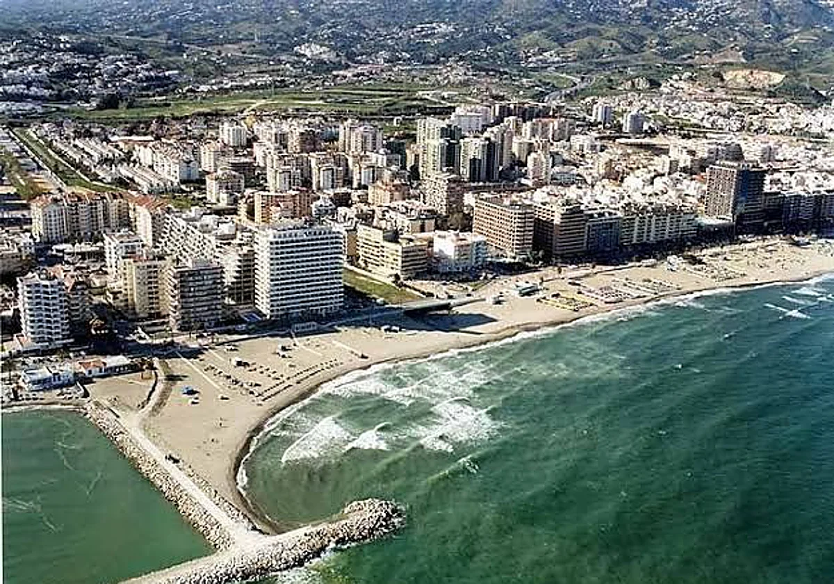 Hallan el cadáver de un hombre flotando en la playa de Fuengirola
