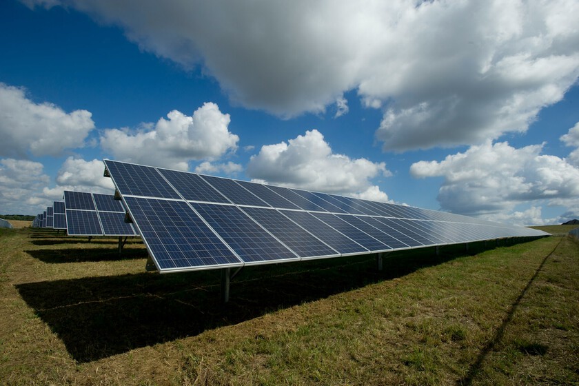 China ha encontrado un filón en el sol de Andalucía: el gigante Jinko Power prepara un complejo solar de casi 400 MW en Huelva