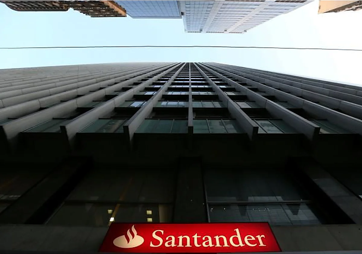 Los sindicatos abren un pulso con el Santander por las condiciones de las prejubilaciones