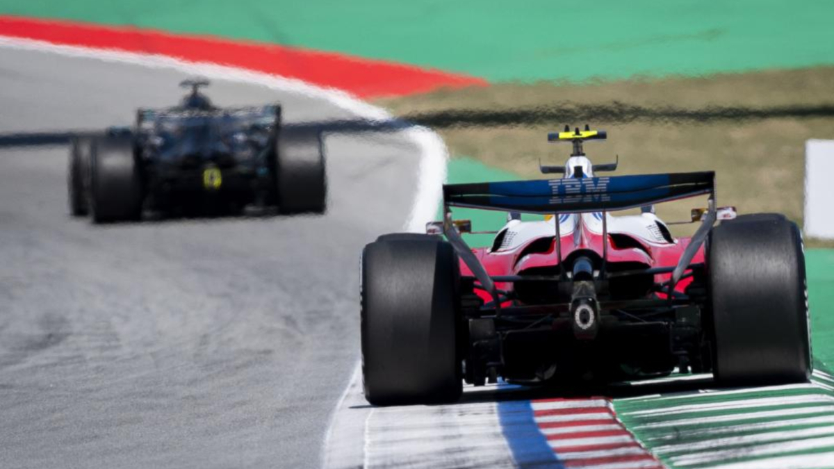 Guerra... Mundial: Mercedes amenaza y Ferrari responde