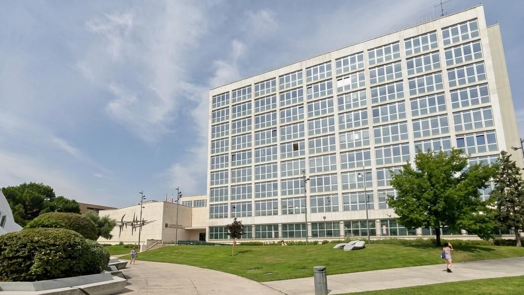 CSIF exige el cierre temporal del edificio de usos múltiples de Valladolid por la ola de calor: "Dentro hay entre 28 y 31ºC"