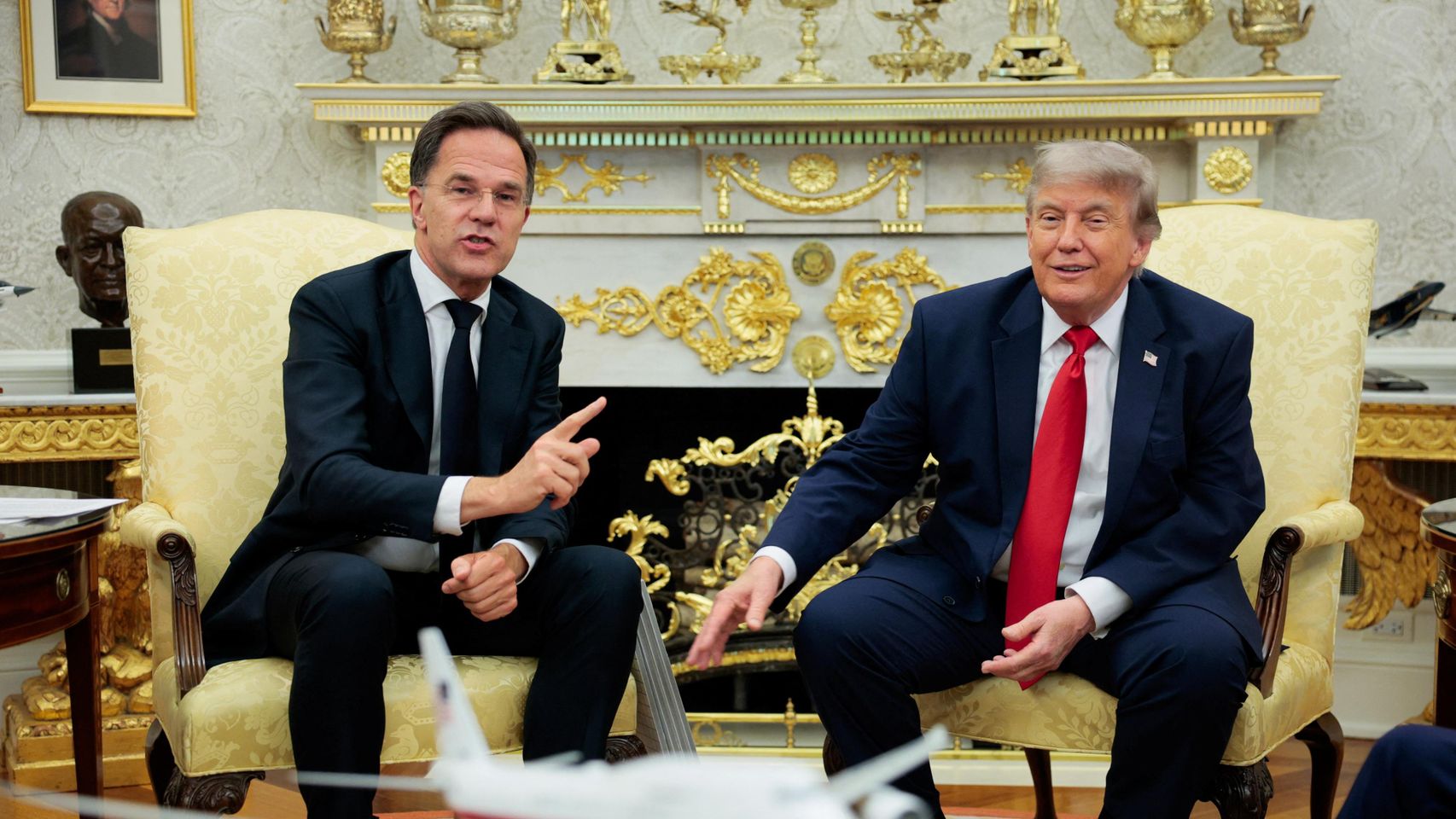 Trump carga de nuevo contra España: afirma que es un "desastre" como socio de la OTAN ante el silencio de Rutte