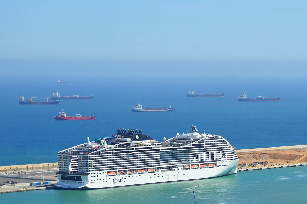 Los cruceros ven "desproporcionada" el alza de la tasa turística a las escalas en Barcelona