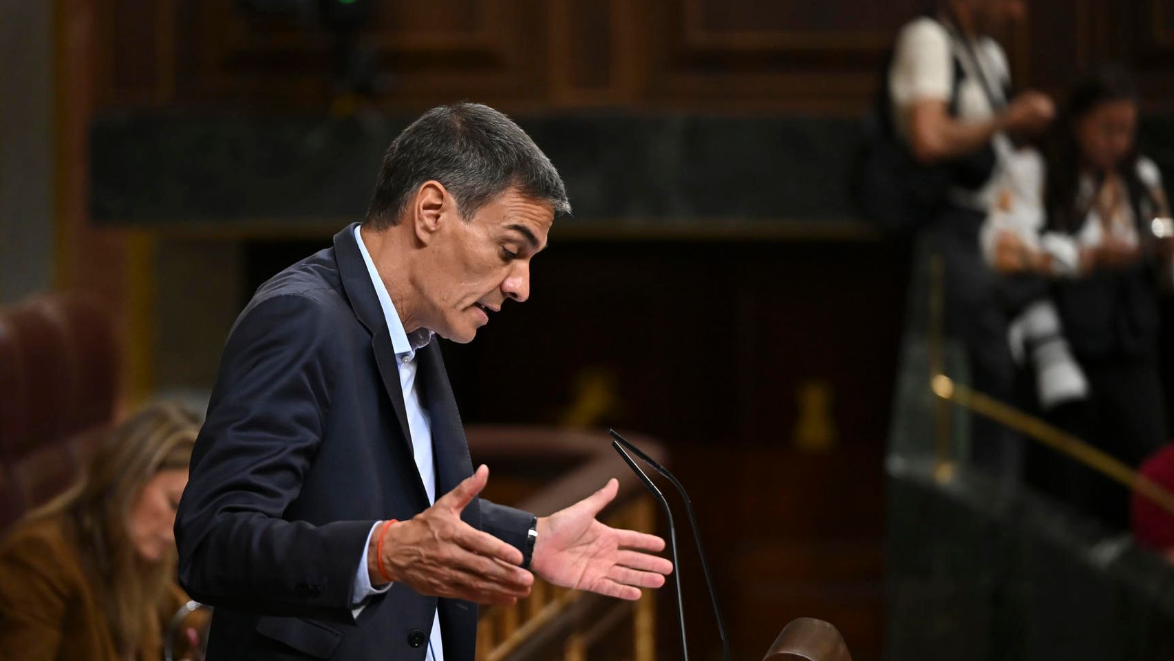 La negativa de Sánchez a responder por la corrupción le aleja de sus socios y aboca la legislatura a 6 meses de agonía