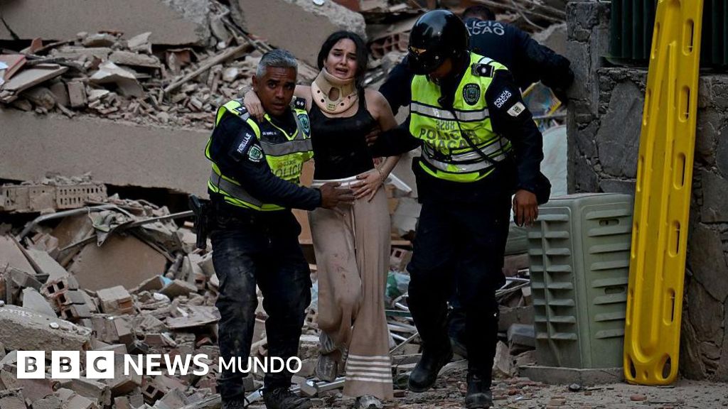 Un fuerte terremoto de magnitud 7,2 y una réplica de 7,5 sacuden la costa central de Venezuela y dejan graves daños en Caracas y otros lugares