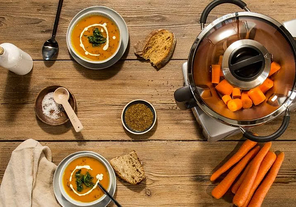 Amasa, cocina al vapor, emulsiona, mezcla y pica con un solo utensilio: el robot Magimix 18900 de acero inoxidable