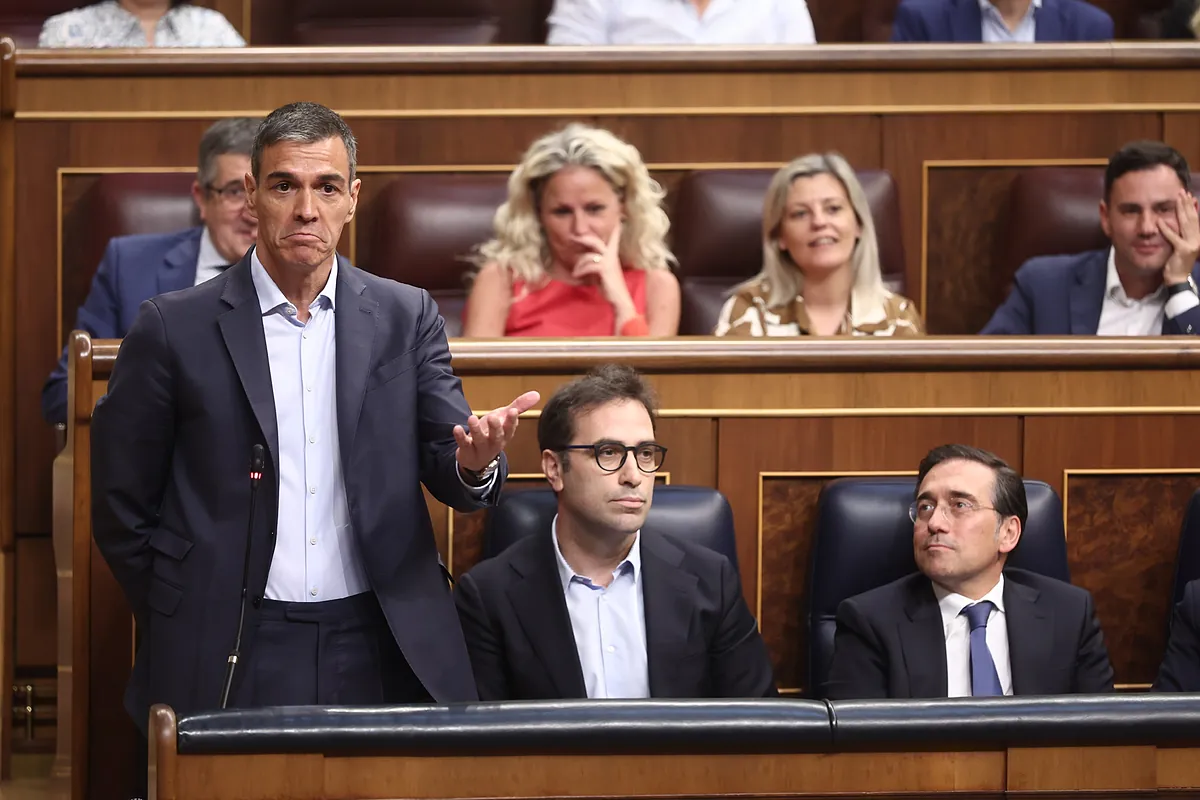 Ni da explicaciones ni convoca elecciones