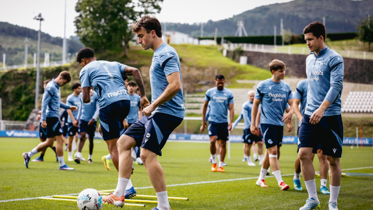 El Pau FC de la Ligue 2 francesa apunta a ser al primera prueba del verano