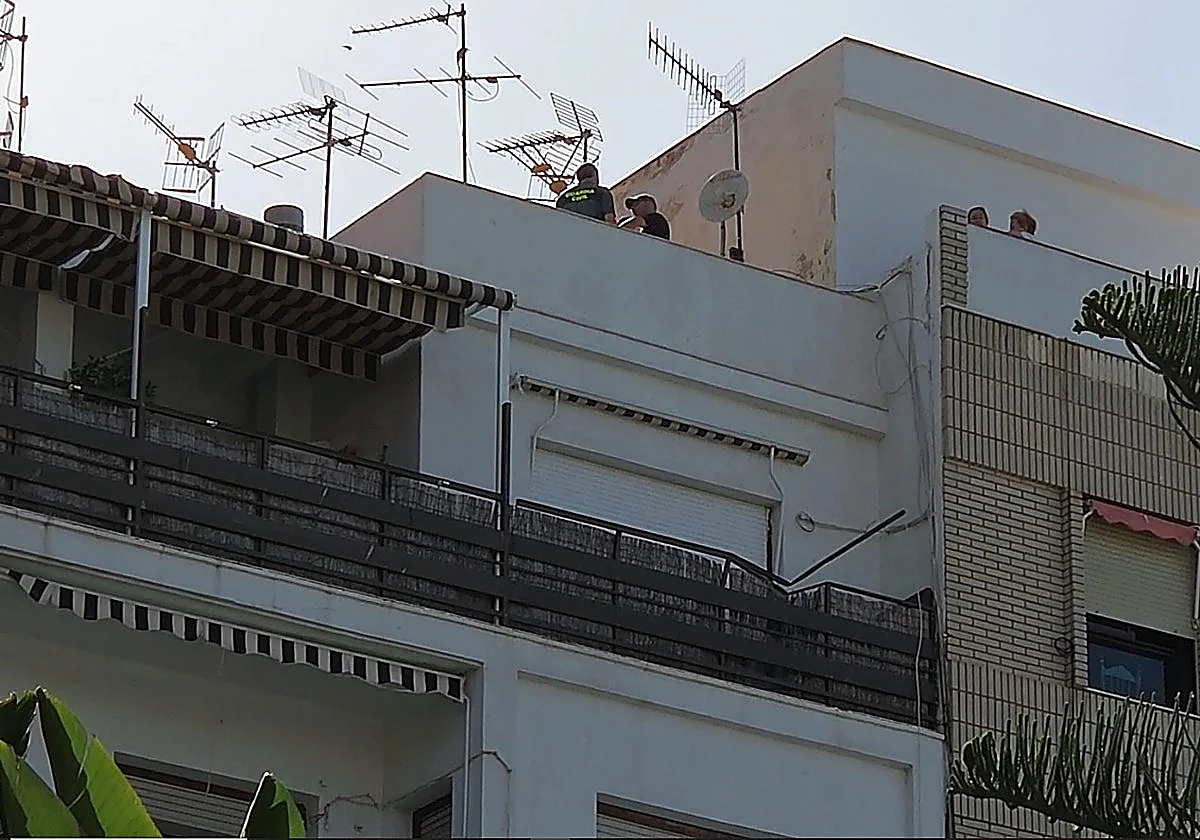 Investigation opens after 18-year-old dies following fall from balcony in Almuñécar