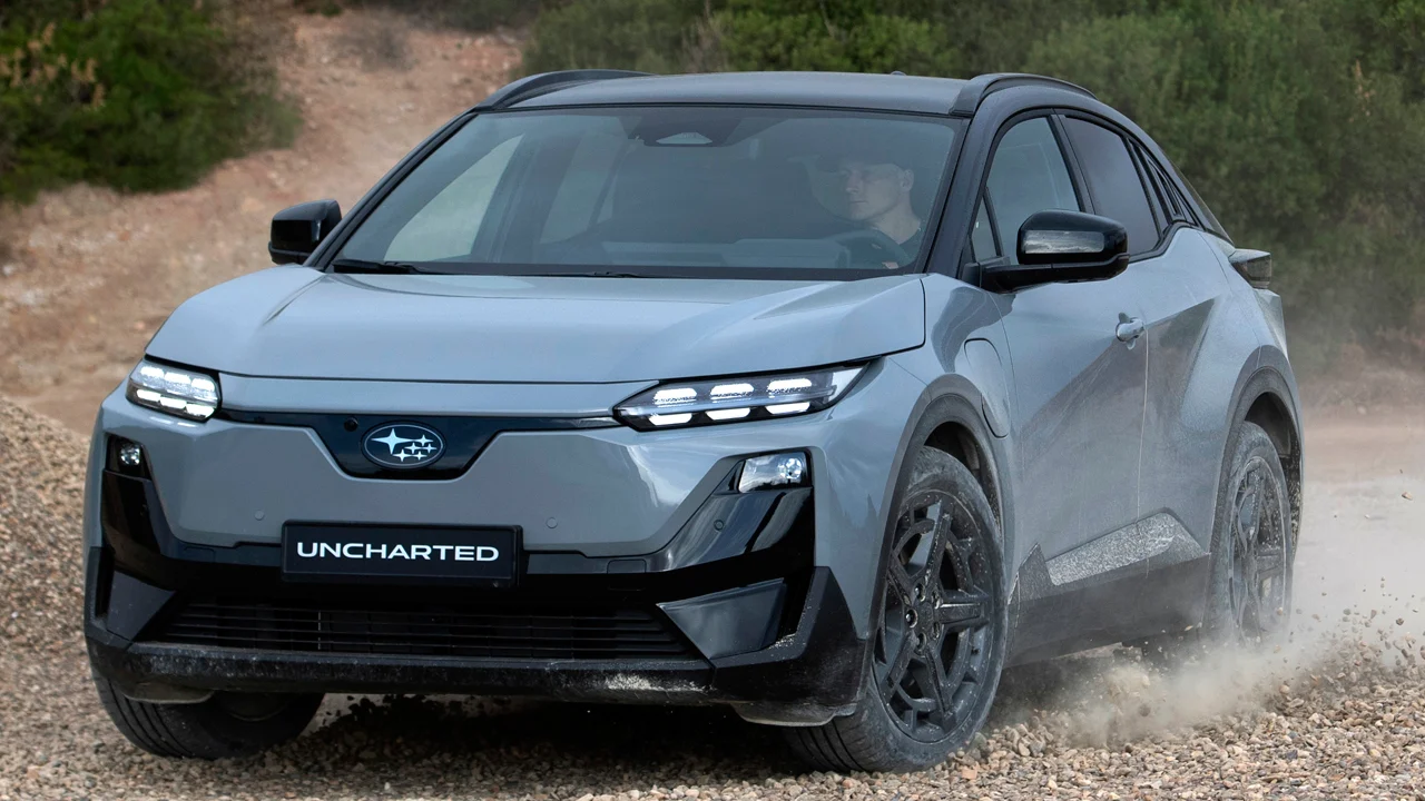 Subaru quiere convencer al mercado eléctrico con una garantía de 10 años y condiciones poco habituales