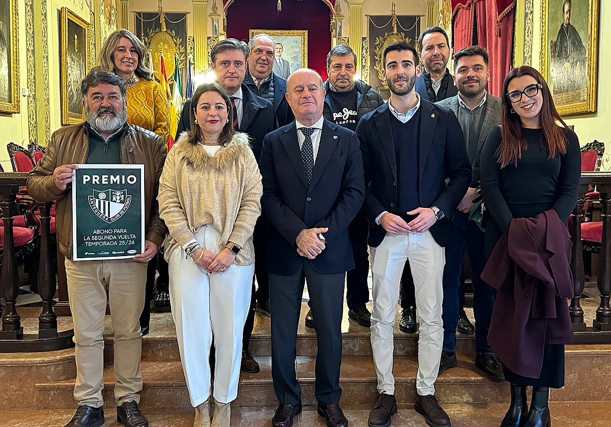 Los Reyes Magos encargan molletes, mantecados y playmobil para su cabalgata en Antequera