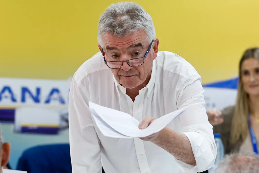 Ryanair deja de cobrar un suplemento a padres con niños tras la apertura de una investigación