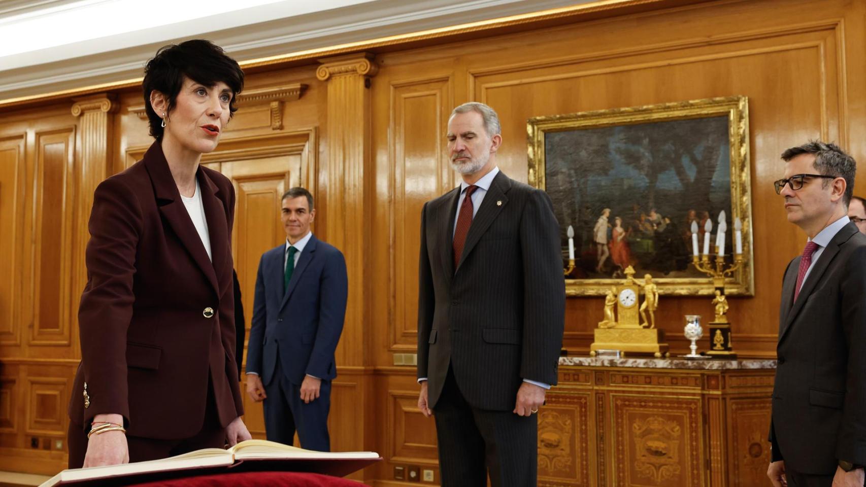 Las dos sombras de Elma Saiz: la cláusula que la liga a Servinabar y su huida a Madrid para que Sánchez diera Pamplona a Bildu