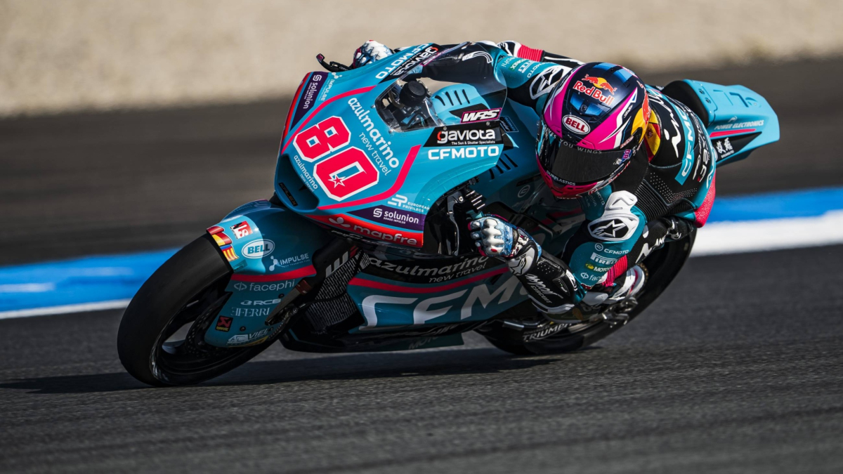 David Alonso bate a Manu González en un final brutal en Moto2