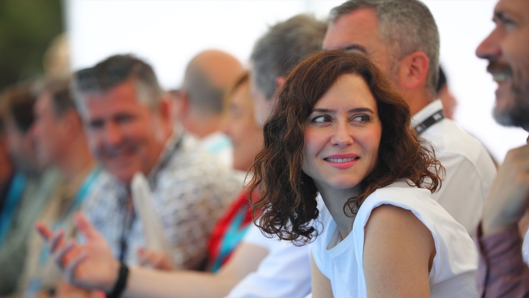 Ayuso ve muy "sospechoso" que Hacienda no investigue a Zapatero: una mafia organizada "ataca los pilares del Estado"