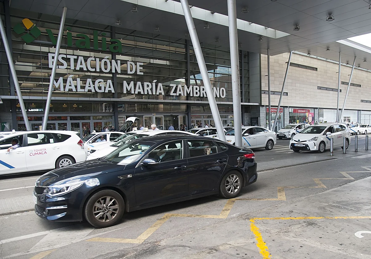 Dos de cada tres peticiones para viajar en taxi o VTC en la Costa del Sol se quedan sin atender